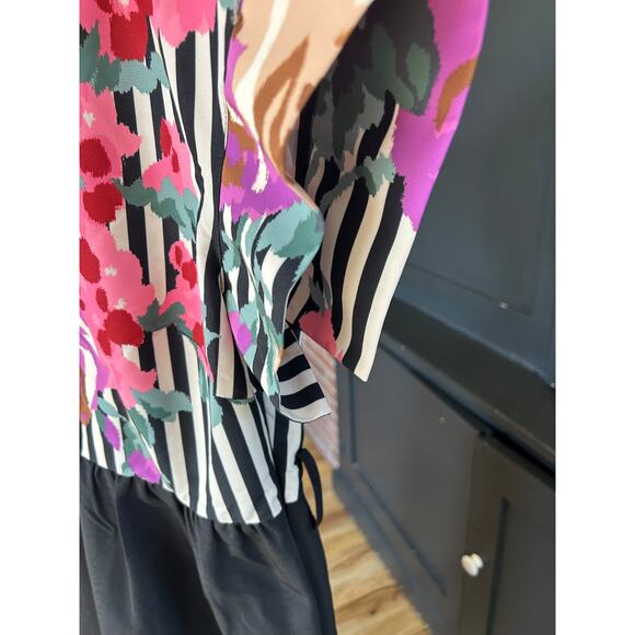 Tuckernuck Flowering Trellis Chloe Midi Dress Short Sleeve Floral size S No Belt - Picture 4 of 6